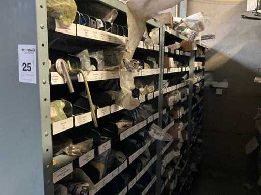 New Holland Lot mare de diverse piese originale mici