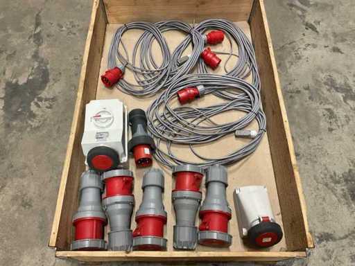 Charge von Steckern und Kabeln