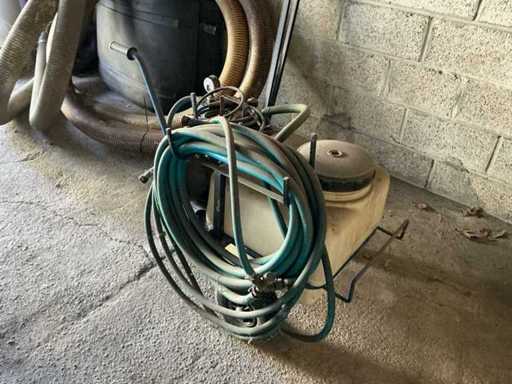 Een elektrische membraan-/doseerpomp