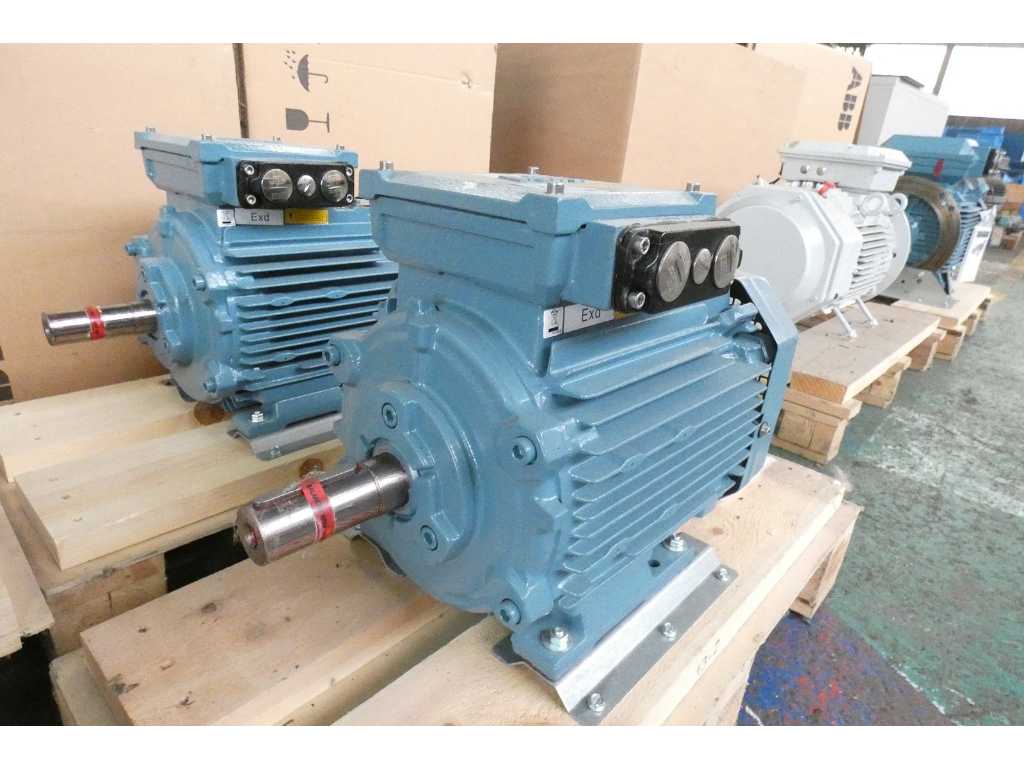 2019 - ABB - M3KP 132SME4 9.2kW 1446 rpm - Never used electric motors (2x)