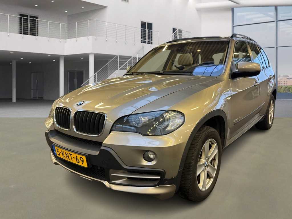 BMW X5 xDrive30i; 5-KNT-69