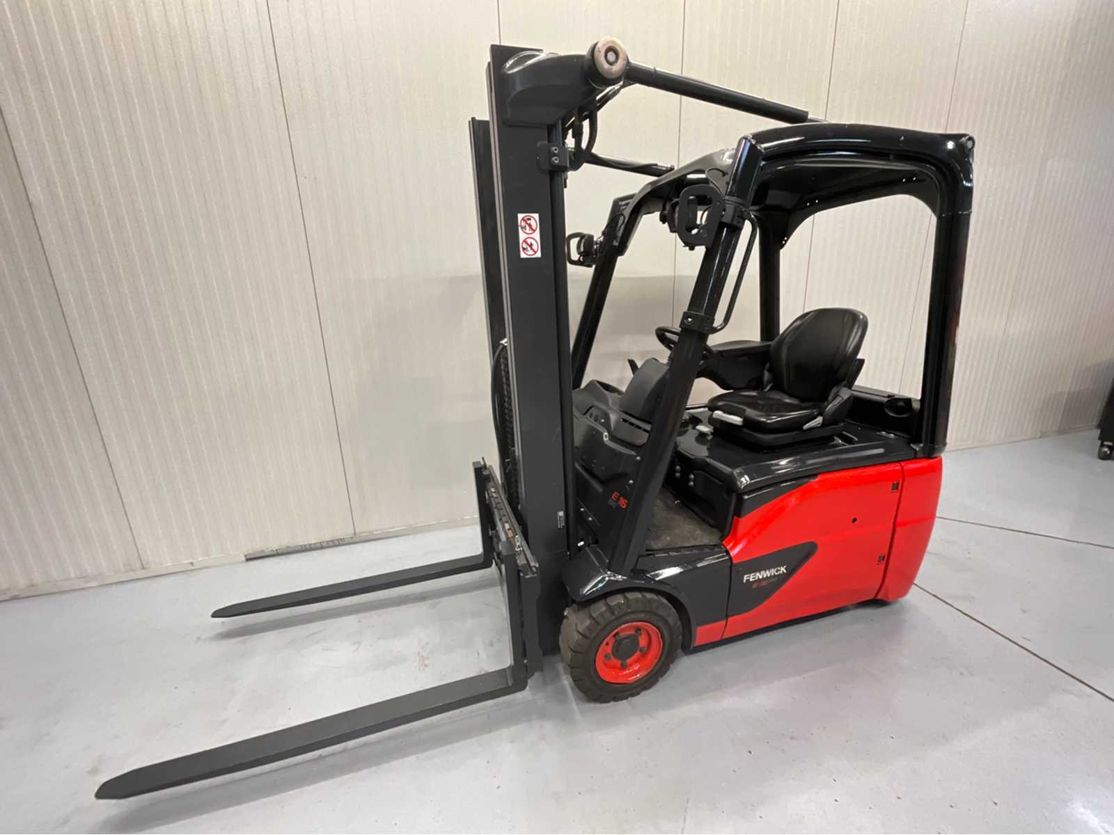 Linde – E16 evo 1600kg – Forklift 2021 Triplex – Freelift – Sideshift – 5110 hours – multifunctional dashboard