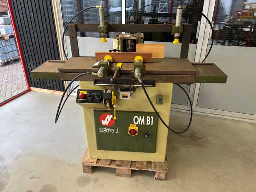 Masterwood OM B1 Horizontal hole stitch machine