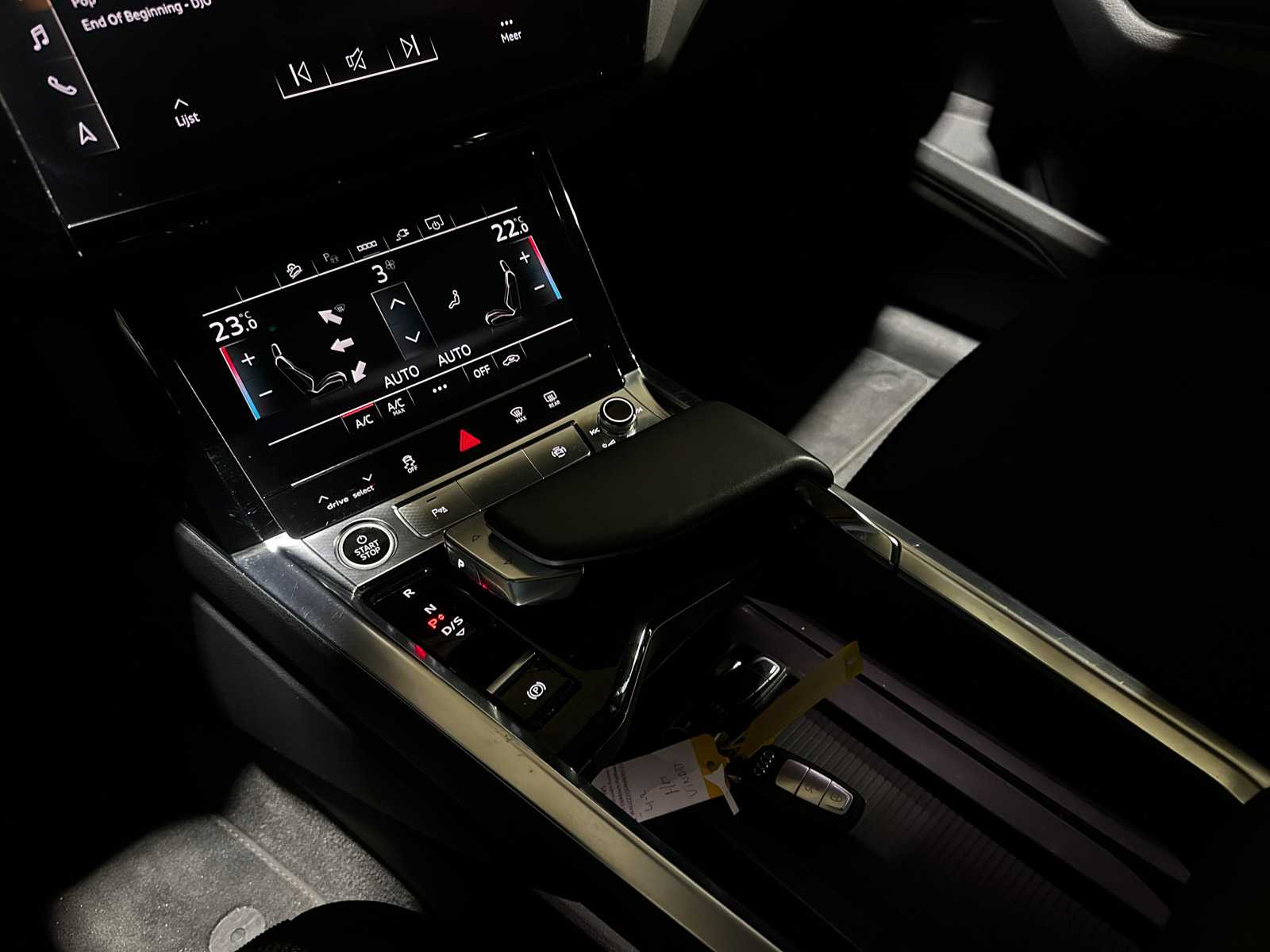 Audi e-tron 50 Quattro Business Edition 313pk 2020 (Origineel-NL), J-761-NS