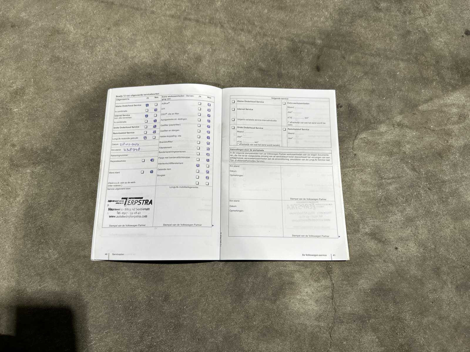 Volkswagen Tiguan 2.0 TDI Sport&&Style 4Motion 140pk 2011 (Origineel-NL), 74-PNH-9