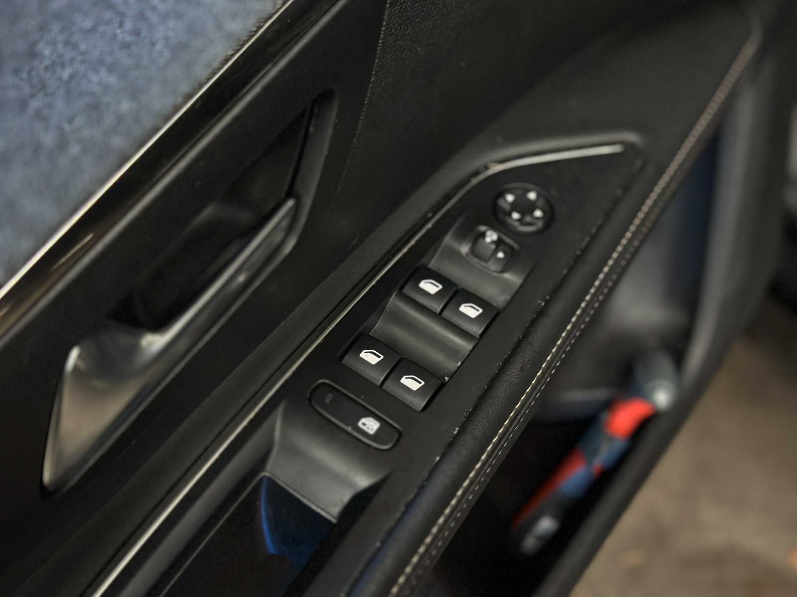 Peugeot 5008 1.2 PureTech Blue Lease GT-Line 131 PS 2020, J-762-BF