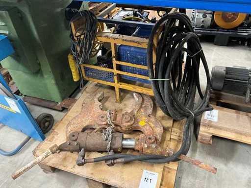 Hydraulische Schrottscherung mit Zuschlagstoff
