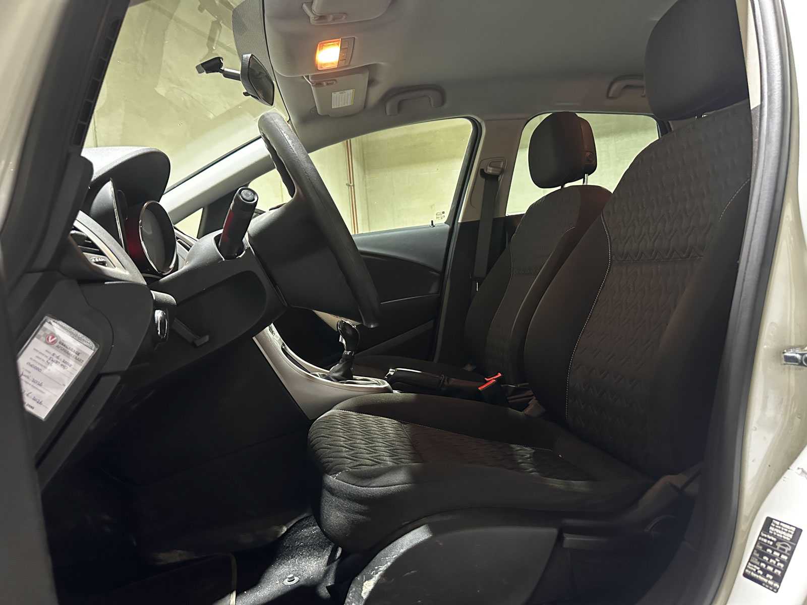 Opel Astra Sports Tourer 1.4 Design Edition 101pk 2013 (Origineel-NL), 5-SJJ-38