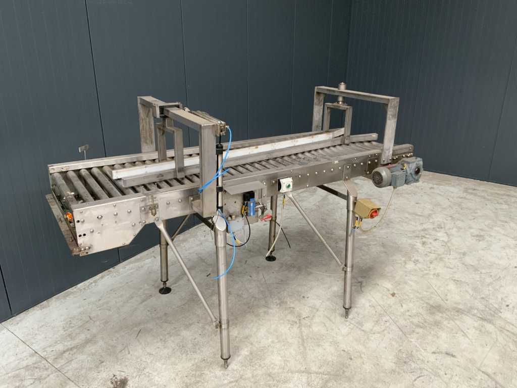 Stainless steel roller conveyor with drive