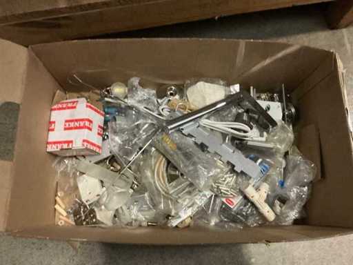 Verschiedene Installationsmaterialien