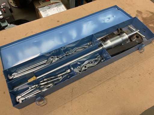 Owatonna Tool Co Mechanical puller kit