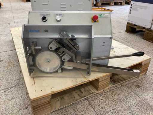 Komax 102 Kabelverwerkingsmachine