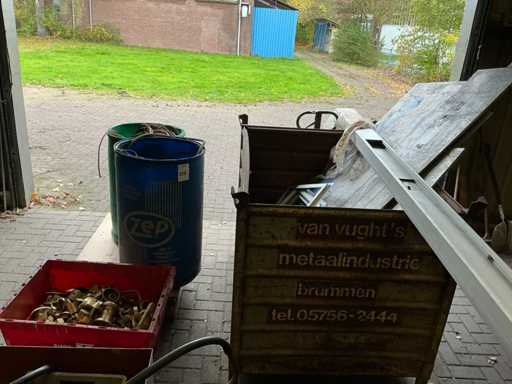 Various residual pieces of aluminum, brass and copper