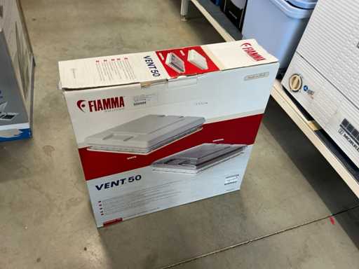 Właz dachowy Fiamma Vent 50