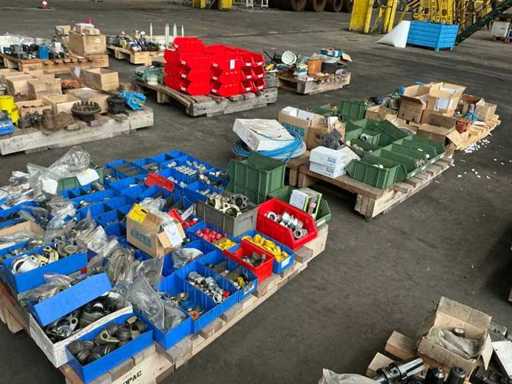 Batch of various parts