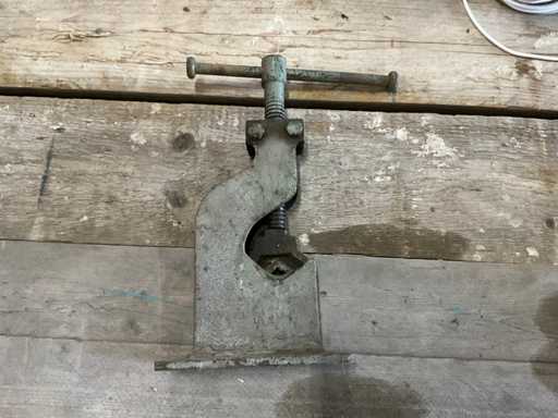 Pipes Vise