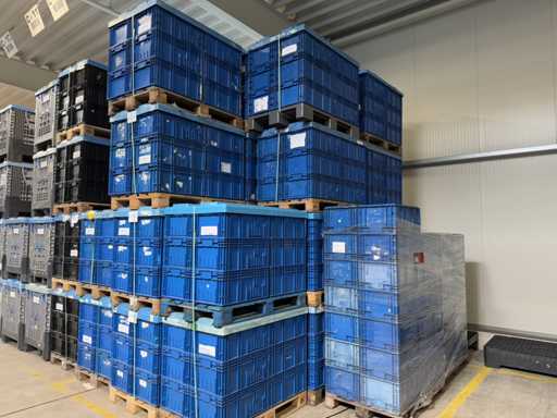  KLT 520 Pieces Plastic Boxes