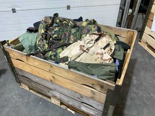 Various NL Army Clothing