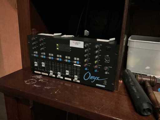 Panoul de mixare Dateq Onyx