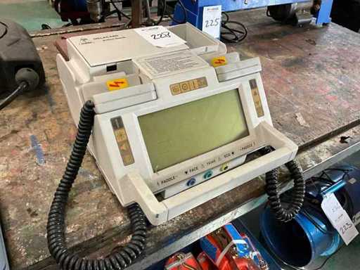 Melacard Pulse-back Defibrillator