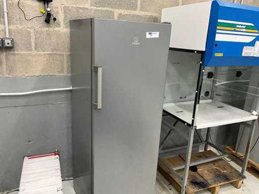 INDESIT Réfrigérateur de laboratoire