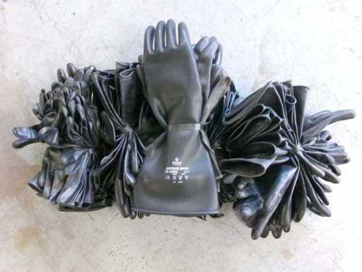 Rubber glove, used (R12) (35x)