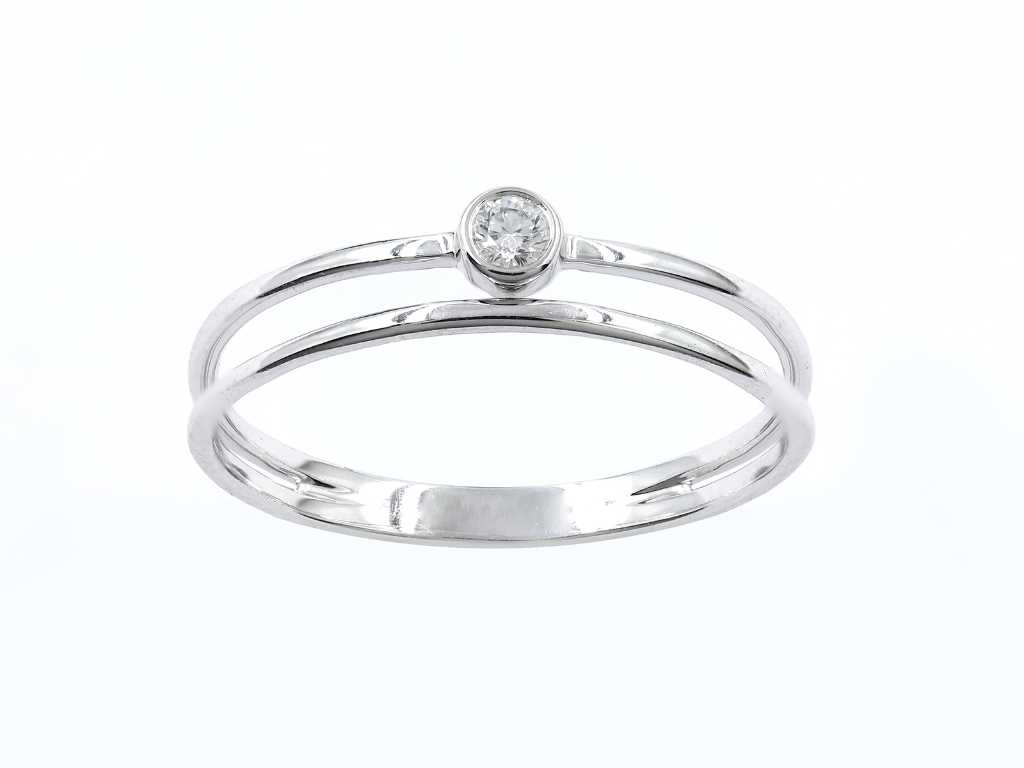18 Kt White Gold Ring With Natural Diamond