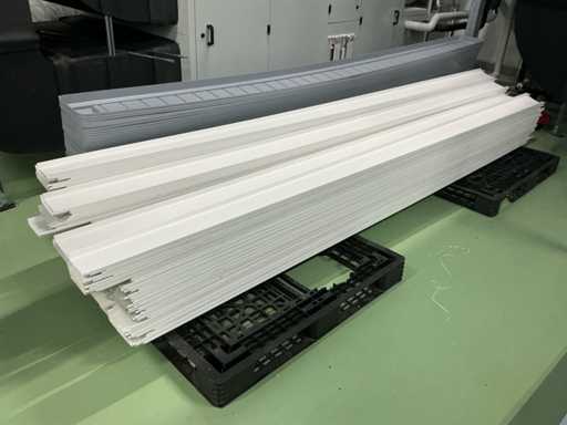 Gouttières en acier (1750x)