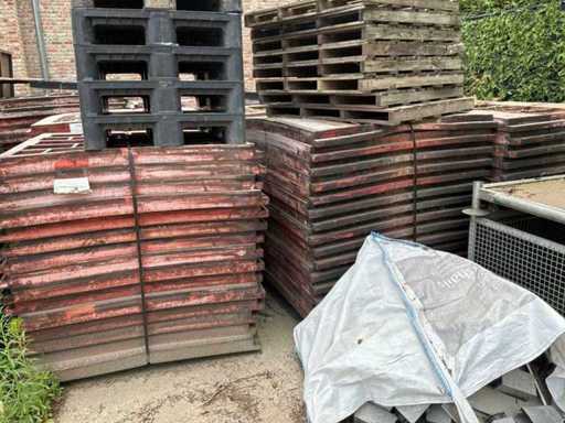 Rubber clinker shapes (135x)
