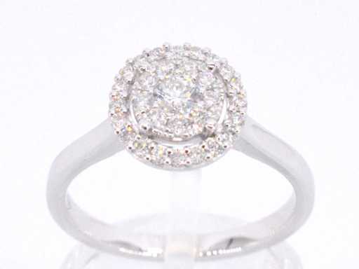 White gold entourage ring set with diamonds