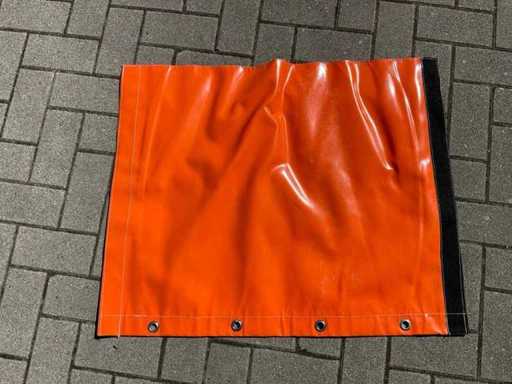 Tuleja ochronna z kablami mieszanymi działkami