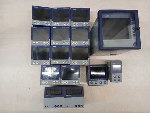 JUMO GmbH & Co. KG - diraTRON 104 / diraTRON 308 / LOGOSCREEN 500 cf / mTRON 04 - Controller industriali e assortimento di registratori