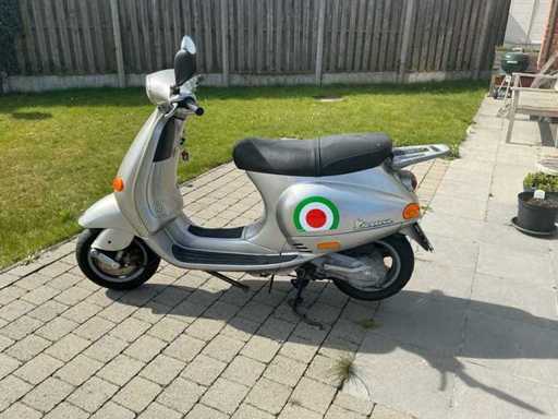Piaggio Vespa ET4 125cc Scooter