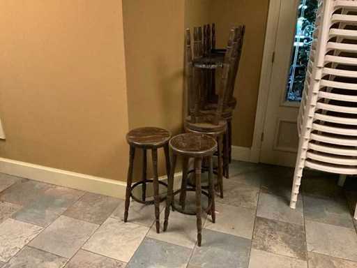 Bar stools (8x)