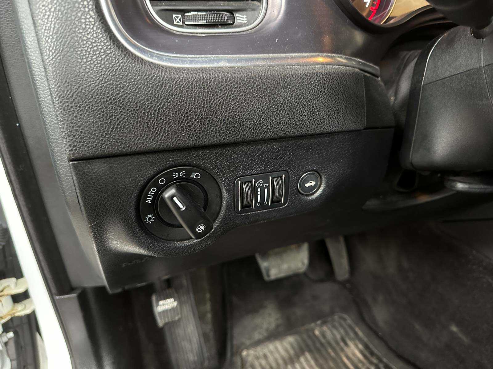 Dodge Charger SE 3.6 V6 292pk 2016