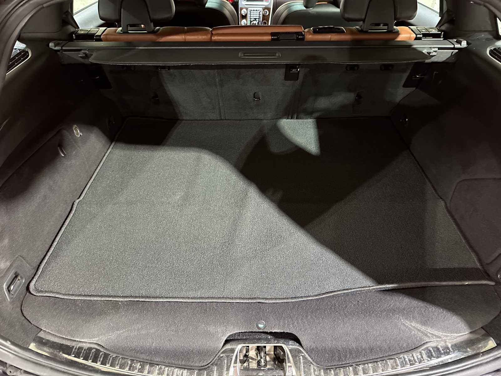Volvo V60 2.4 D6 Twin Engine Summum 220hp 2015 Plug-In Hybrid, HR-946-F