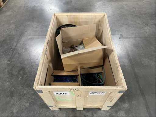 Dużo przemysłowego okablowania miedzianego / kablowego (81KG)