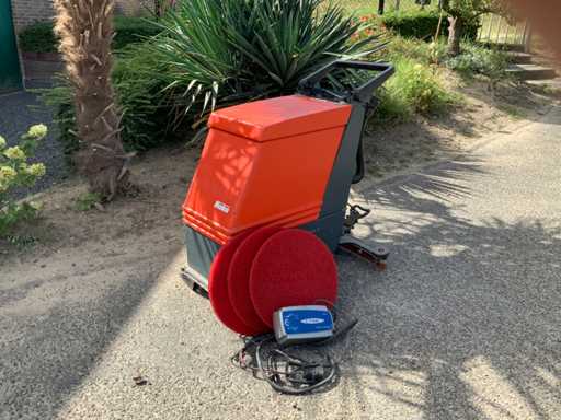 HAKO Hakomatic B430 Écusseur automoteur