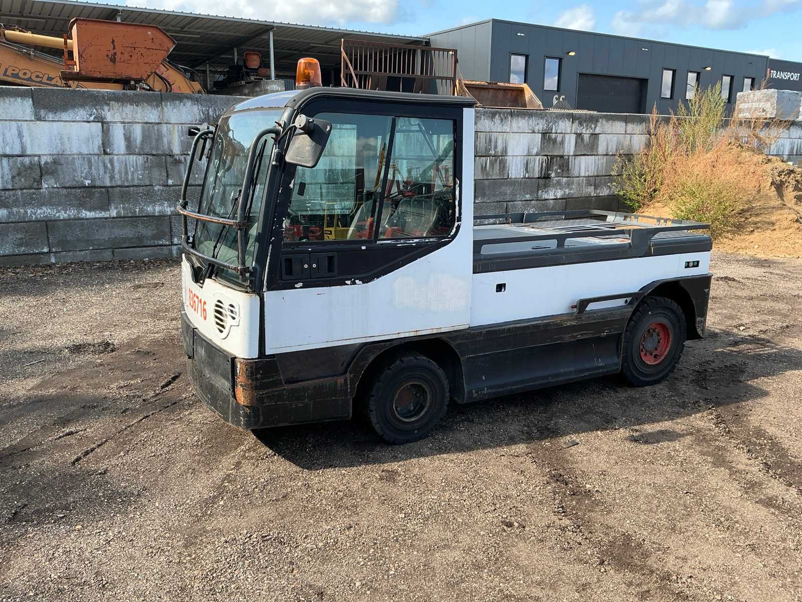 2008 Linde P250 Industrial tractor