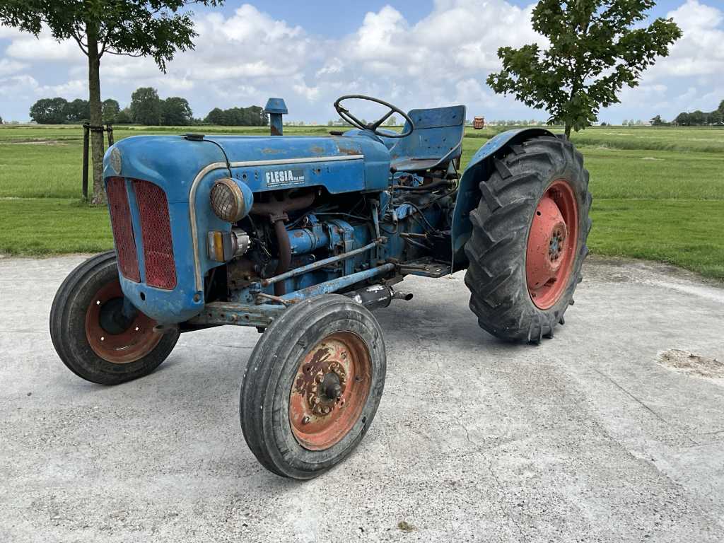 1963 Fordson Dexta 44 Oldtimer tractor