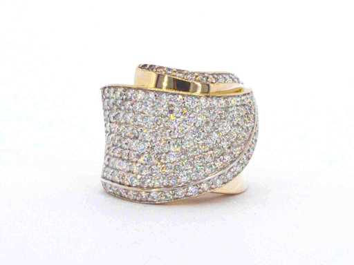 Gouden design ring met natuurlijke briljant geslepen diamanten