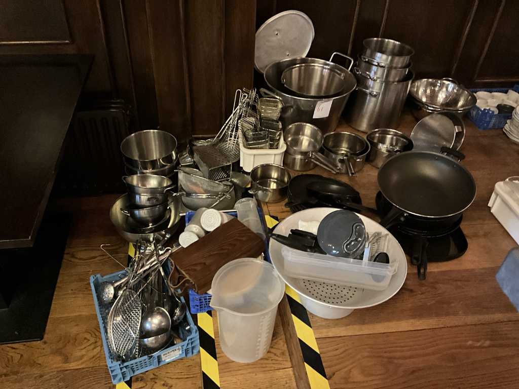 Miscellaneous kitchen utensils