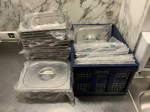 Pojemnik gastronomiczny z pokrywk? GN 1/2-100 (15x)