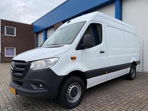 Compleet uitgevoerde Mercedes Sprinter 317CDI Lengte 2 Hoogte 2 RWD airco camera en carplay