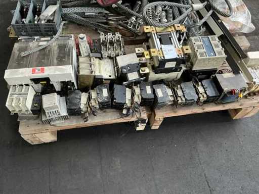 Batch of various industrial electrical appliances