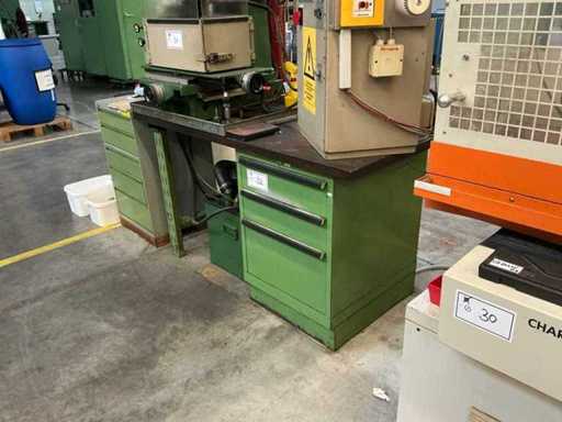 Établi avec sommaire