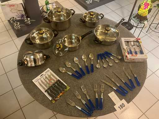 Gsw kookpotset en bakpan(6x) + 24 delig bestek voor 6 personene + steakmessenset