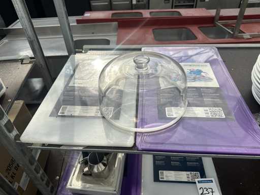 Planches à découper et cloche