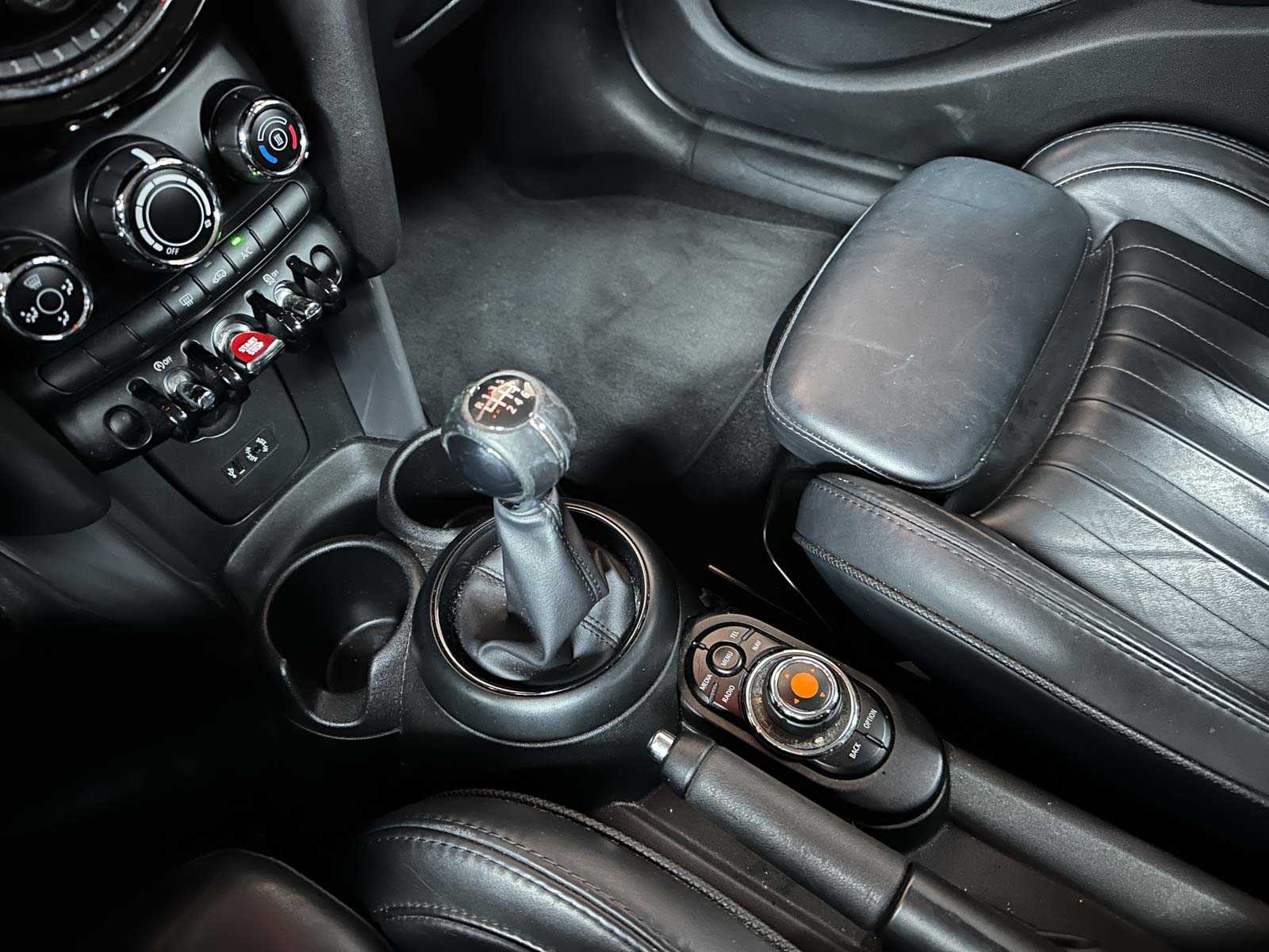 Mini Cooper 1.5 Business 136hp 2016 (Original-NL), KR-270-J