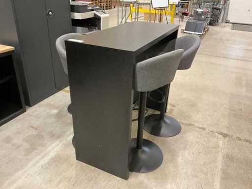 Bartafel met krukken